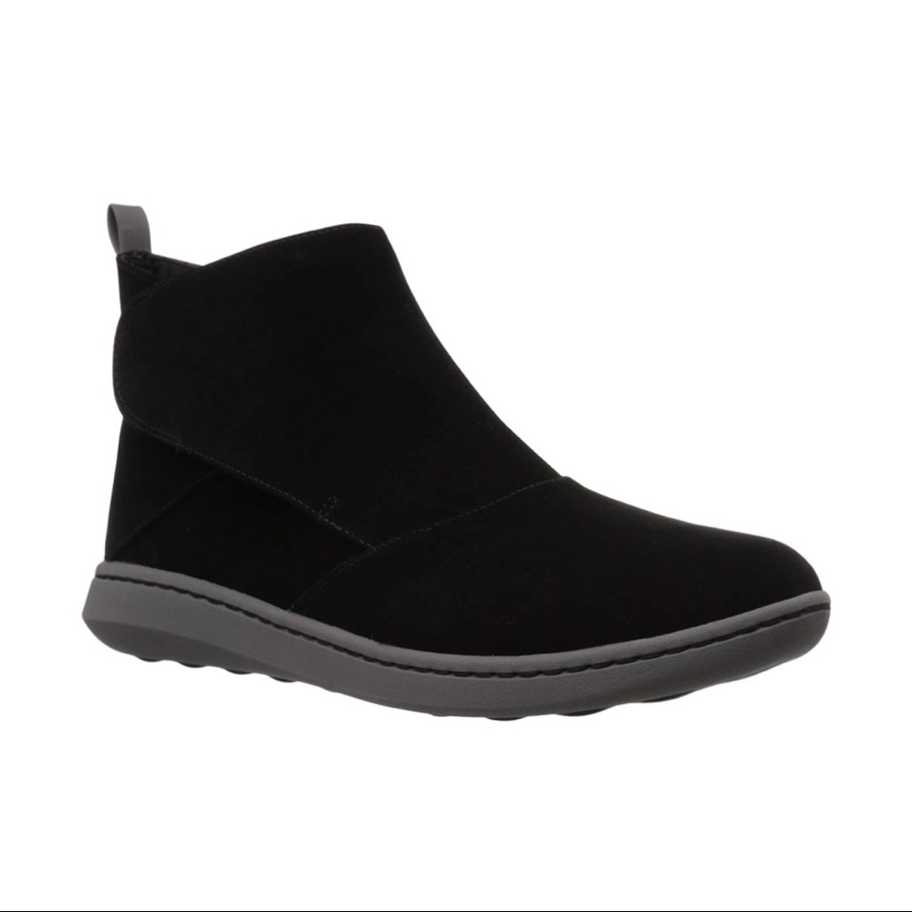 Clarks Cloudstepper Step Move Up Ankle Boots